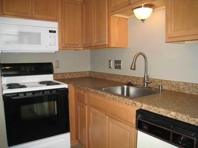 Building Photo - 2500 Burleson Rd