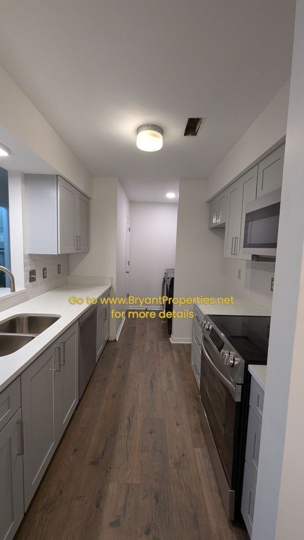 Building Photo - Donelson - Airport - Percy Preist Lake Area