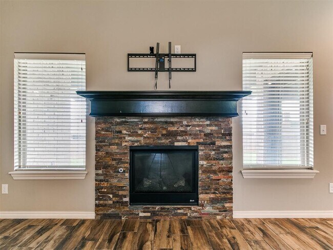 Building Photo - 4932 Wister Ln
