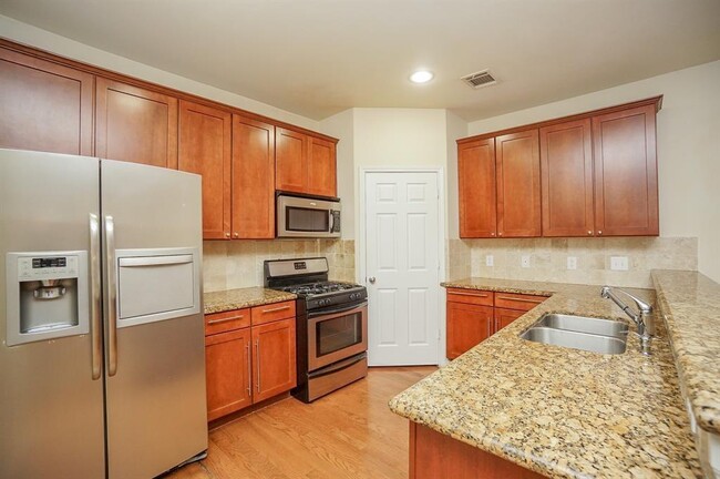 Building Photo - 4411 Koehler St