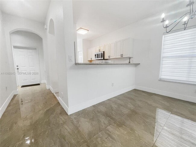 Building Photo - 4921 SW 140th Terrace