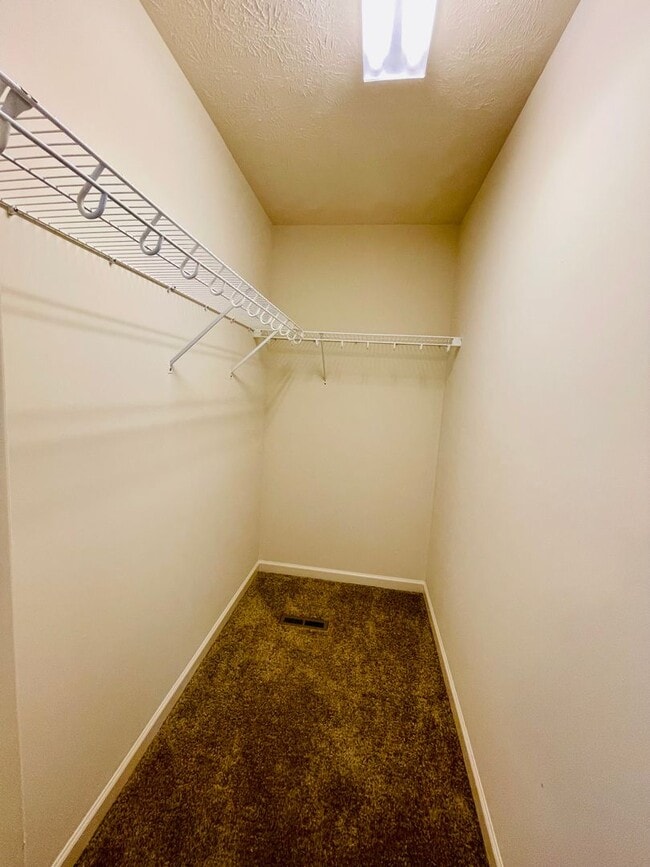 Building Photo - Townhouse for Rent in Wellington Park