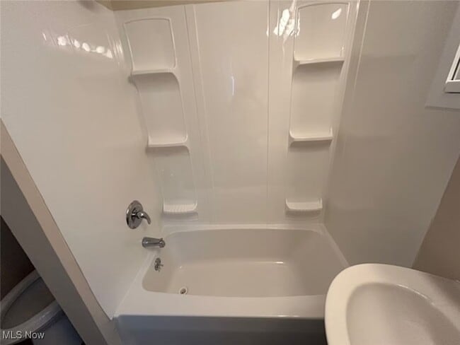 Building Photo - 218 Gates Ave