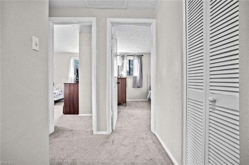 Building Photo - 5509 Sandpiper Ln
