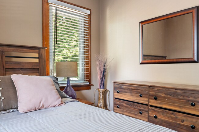 Building Photo - 935-937 Marshall Avenue