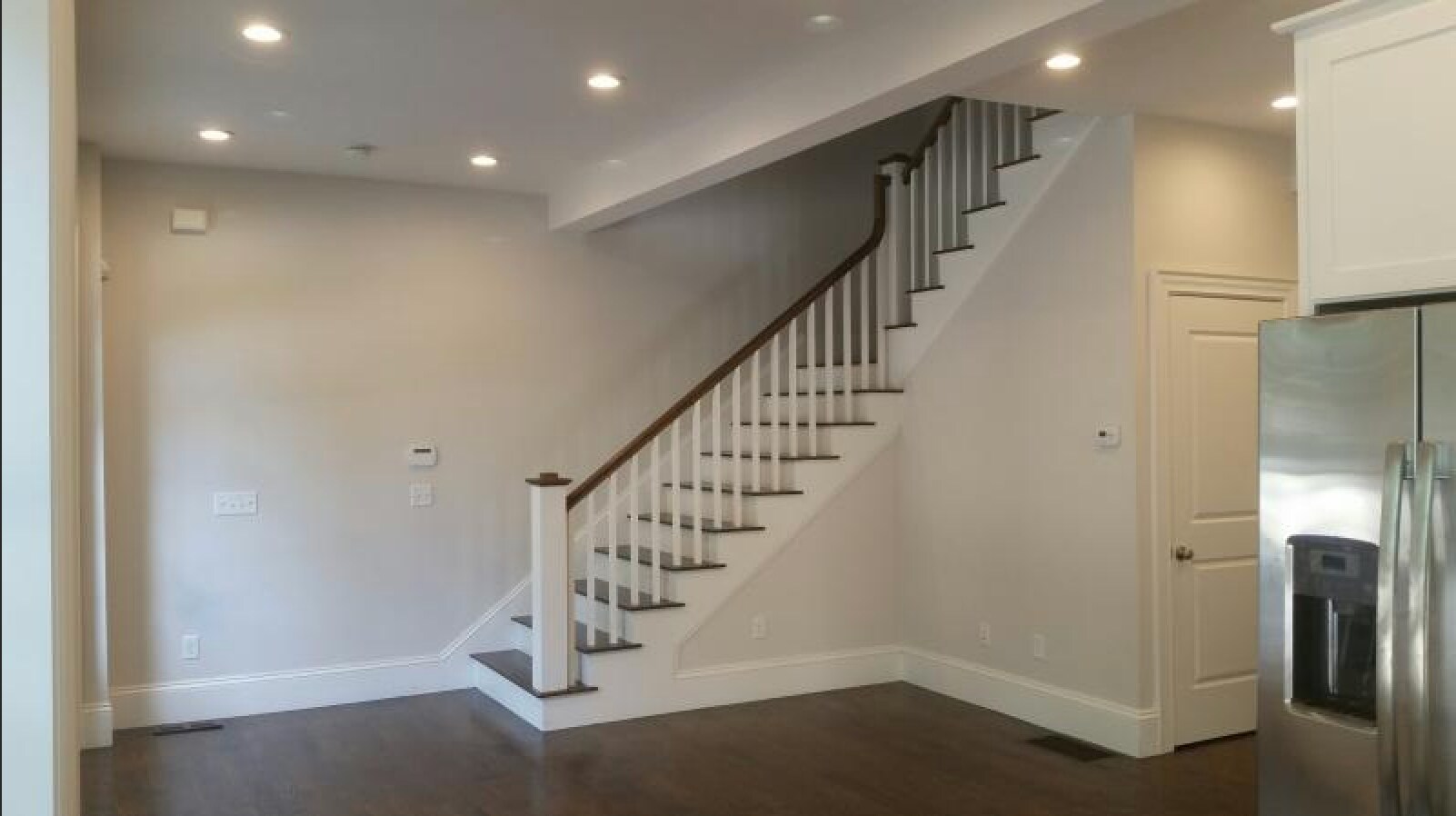 Building Photo - 2044 Beacon St