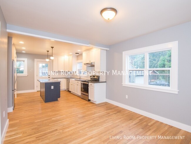 Building Photo - 1926 Fully Remodeled Farmhouse with a Fenc...