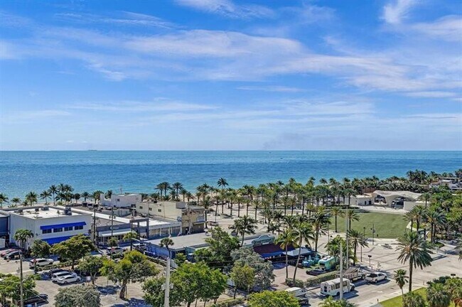 Building Photo - 200 S Birch Rd