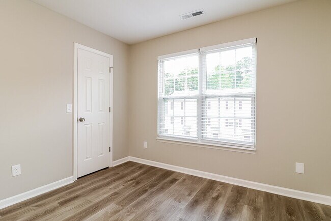 Building Photo - 20 Red Ln