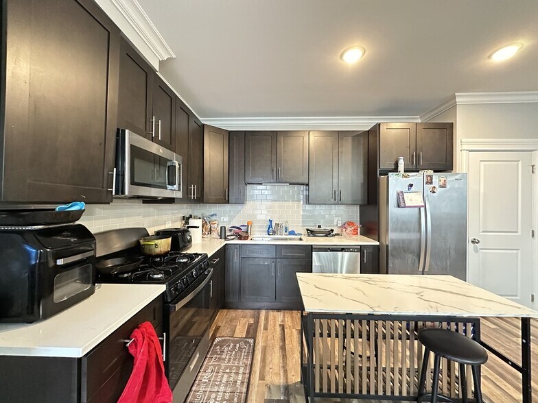 Building Photo - 4117 S Michigan Ave