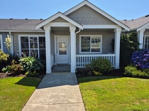 Building Photo - Cute Cottage in 55+ Community!