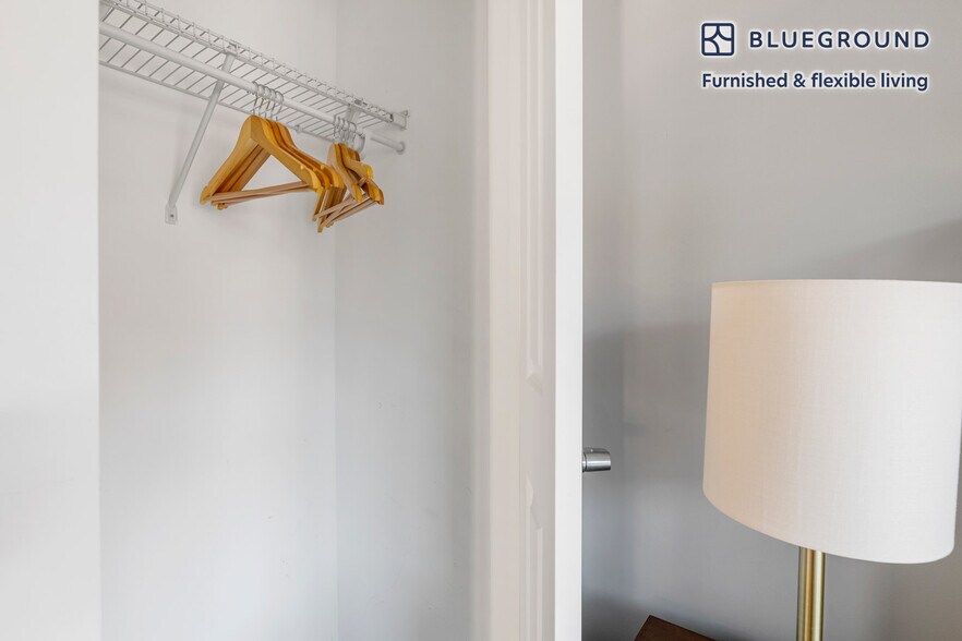 Building Photo - 10 Essex St