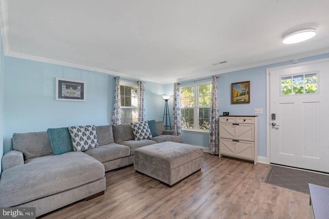 Building Photo - 33 Devon Ct