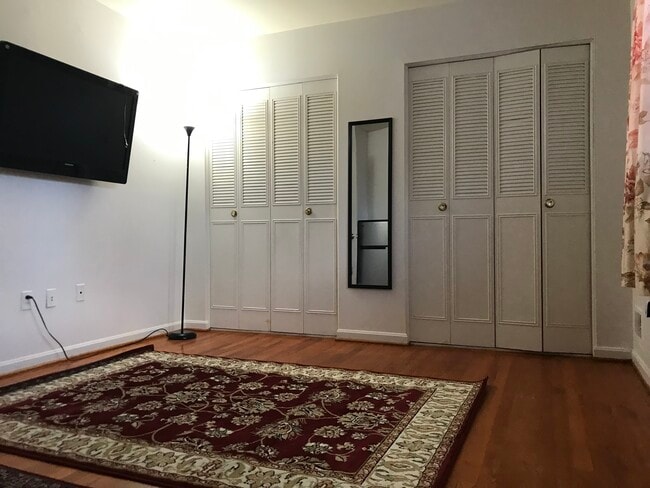 Building Photo - 5603 Lalos St