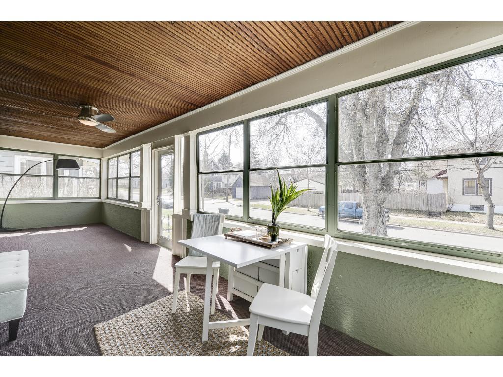 Building Photo - 818 W 42nd St