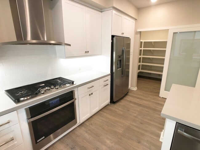 Building Photo - 195 Bowery