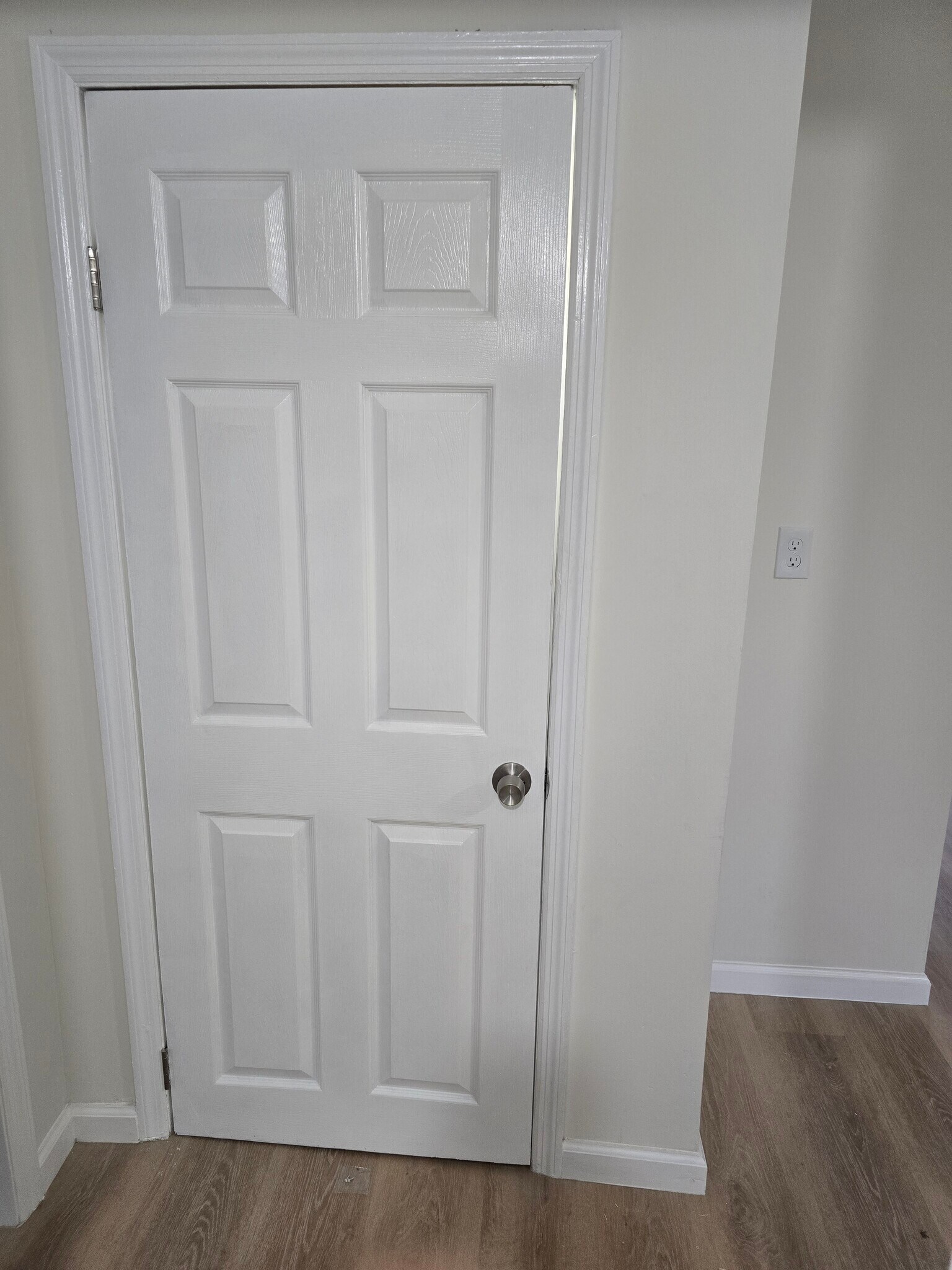 Building Photo - 1208 7th Ave