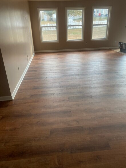 Building Photo - 1834 Iron Mountain Dr