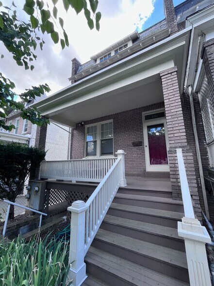 Building Photo - 221 Channing St NE