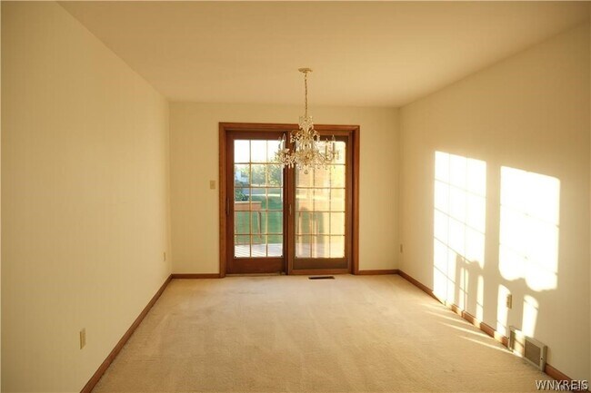 Building Photo - 20 Southwick Dr