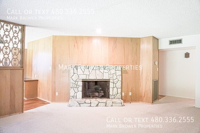 Building Photo - 8726 E Sells Dr