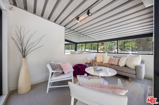 Building Photo - 4046 Stoneybrook Dr