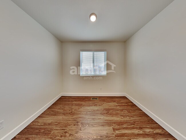 Building Photo - 19215 15th Ave Ct E