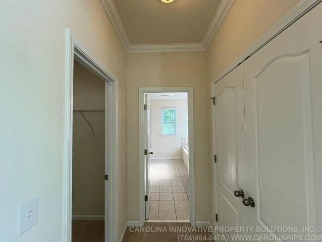Building Photo - 385 Hawks Creek Pkwy