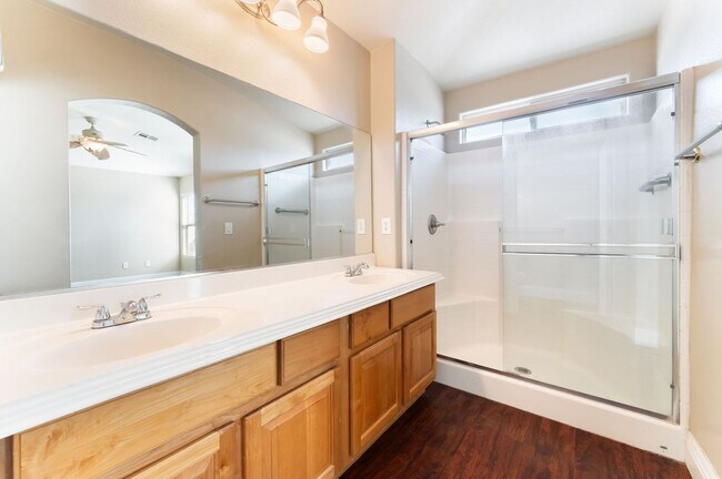 Building Photo - Spacious 3-Bed, 2-Bath Home with All Appliances Included!