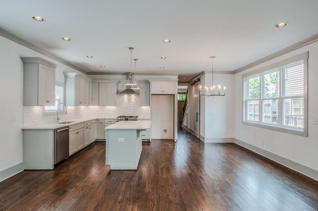 Building Photo - 503 Acklen Park Dr