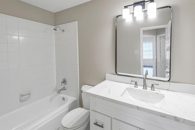 Building Photo - 8827 Lawncliff Ln