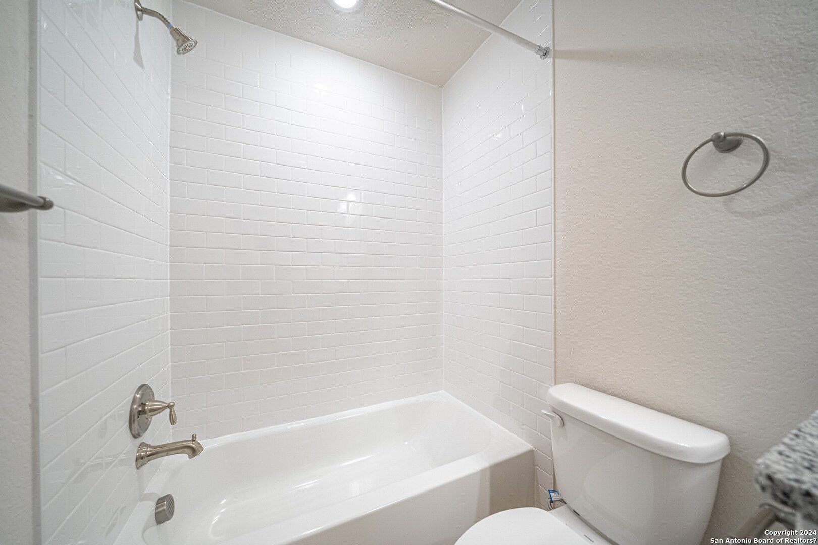 Building Photo - 10216 Eaglewood Nook