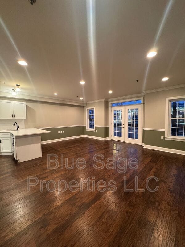 Building Photo - 432 E Baltimore Ave