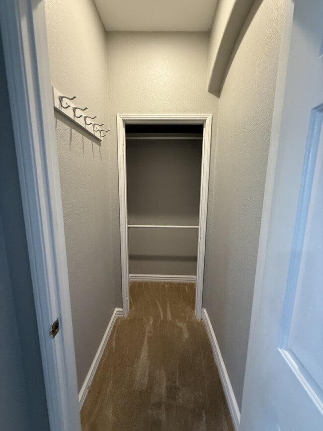 Building Photo - Beautiful and spacious ADU - Includes ALL utilities except internet/cable.  Newly painted, new ap...