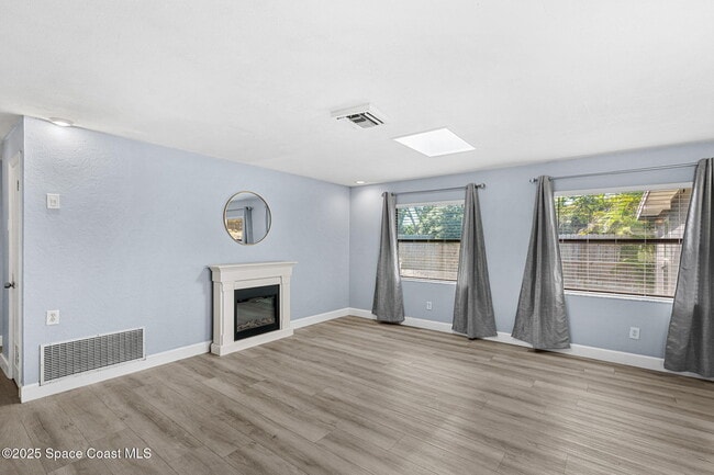 Building Photo - 1375 Crevalle Ave