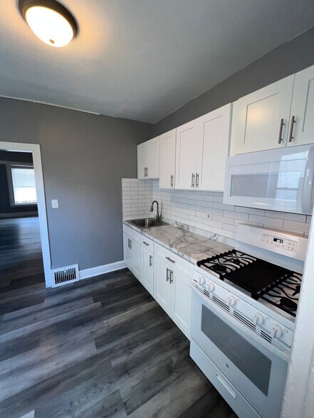 Building Photo - 5341 Delancey St