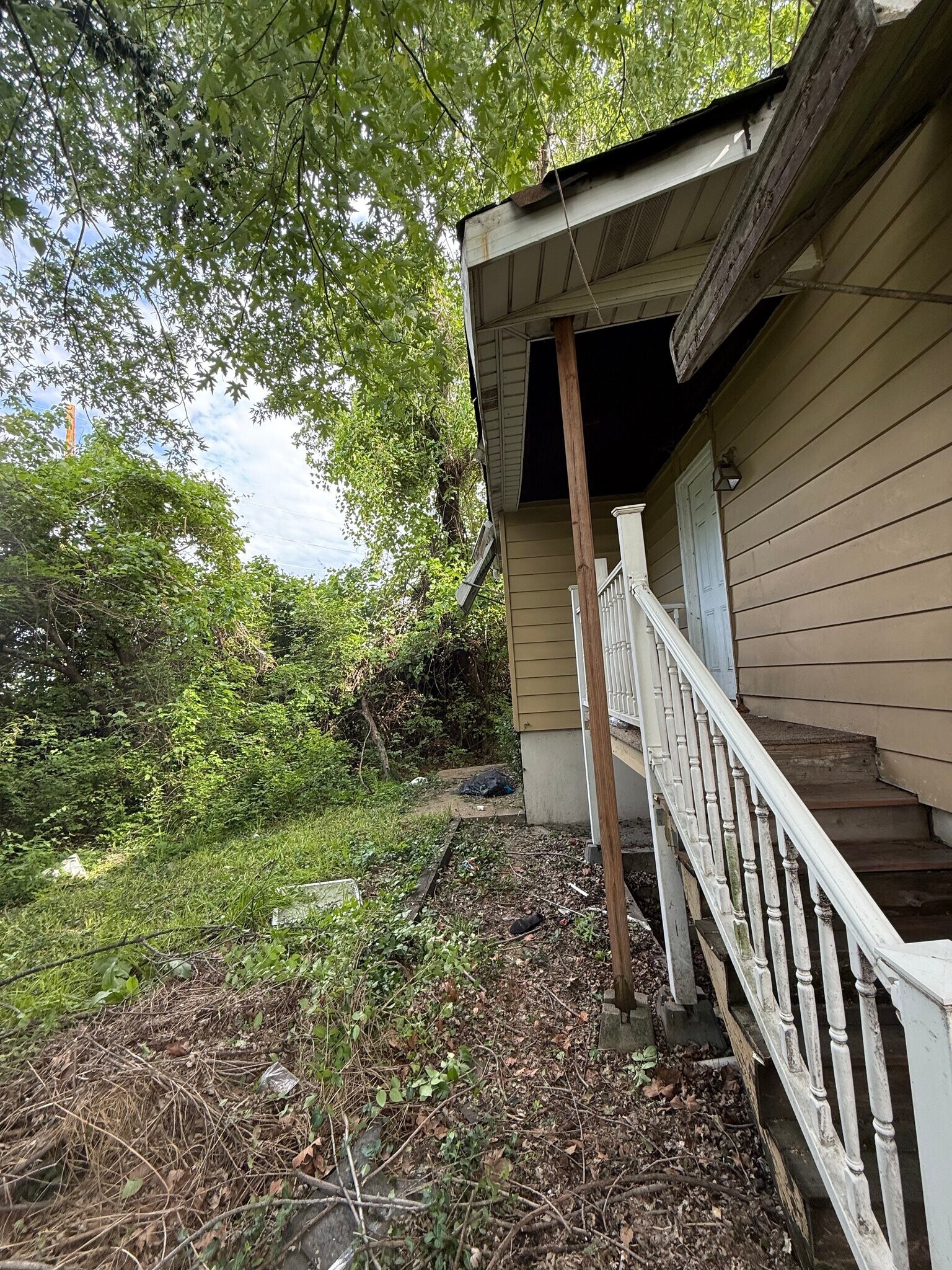 Building Photo - 8116 Pelham Ave