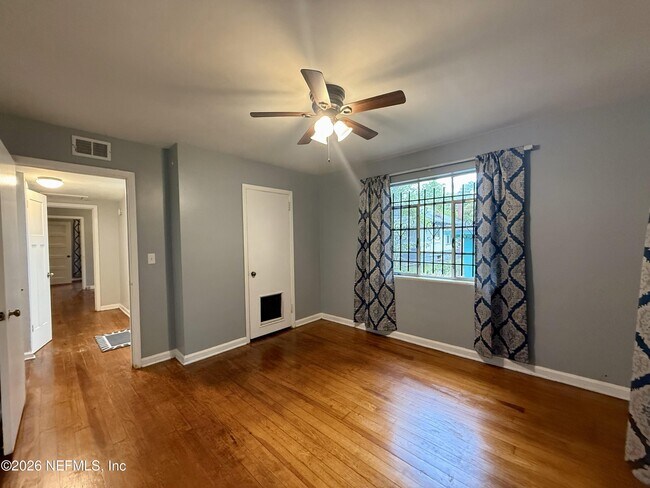 Building Photo - 1071 Reiman St