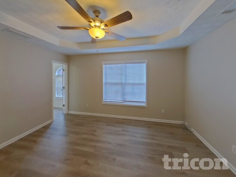 Building Photo - 1504 Riverglen Dr