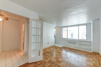 Building Photo - Charming & Bright Junior One Bedroom at River Place North