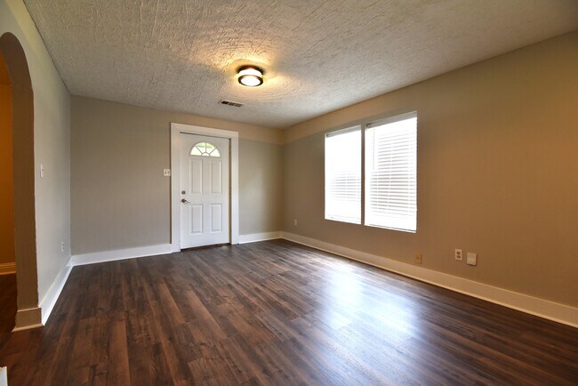 Building Photo - 1713 Ordway St