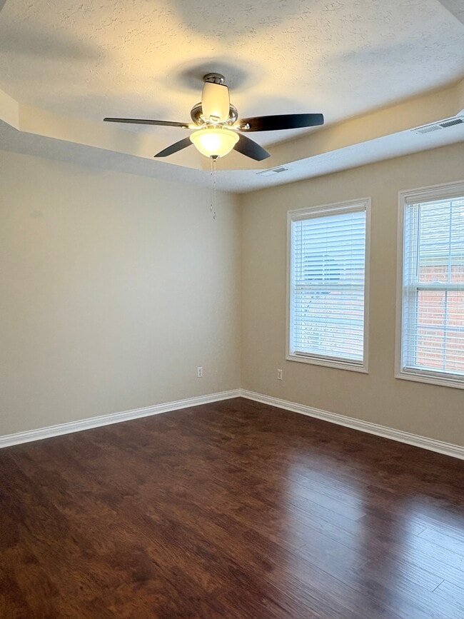 Building Photo - 338 Catalpa Cir