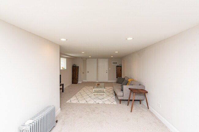 Building Photo - 426 S Elmwood Ave