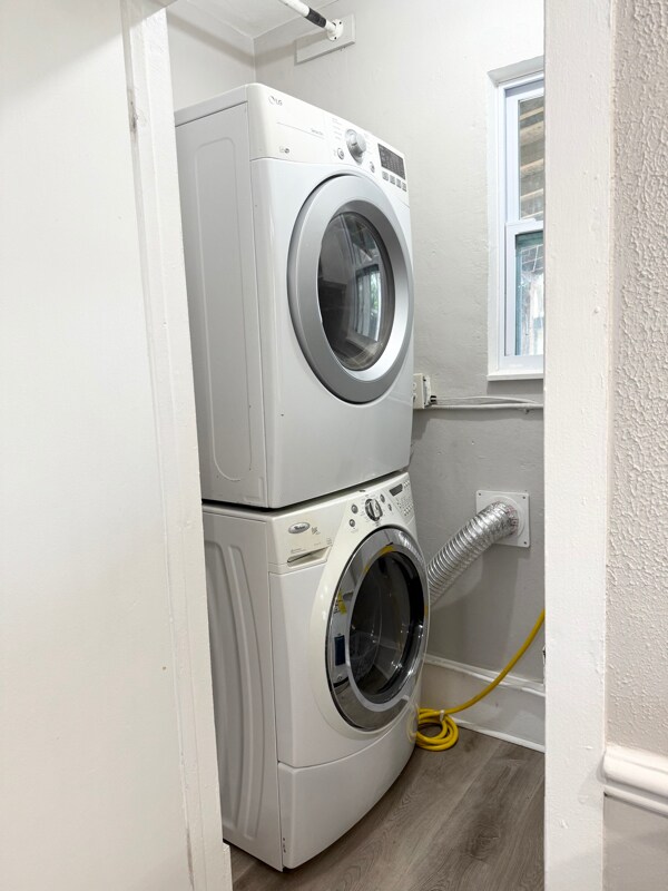 Building Photo - 2743 34th Ave N