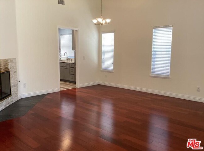 Building Photo - 2657 Sandstone Ct