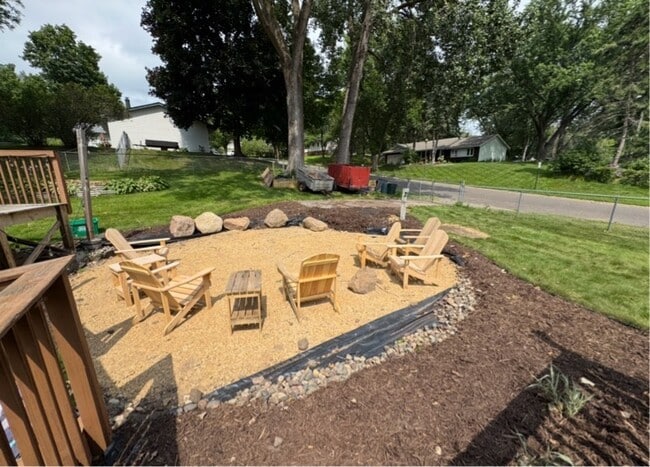 Building Photo - 8370 Hillside Trail S