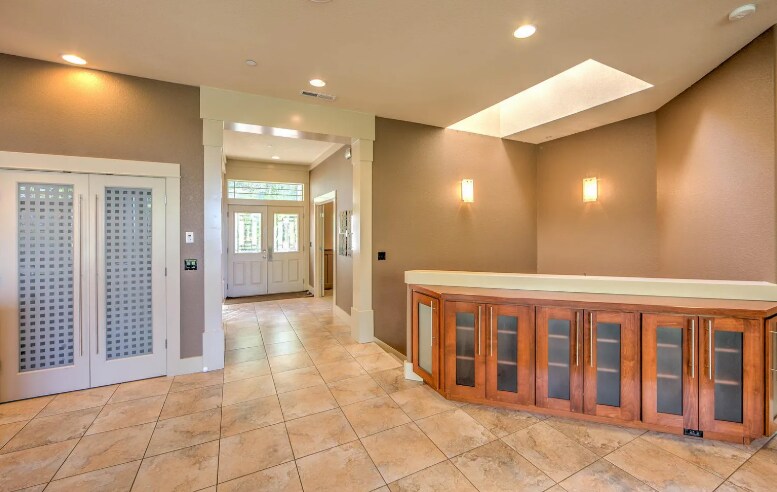 Building Photo - 9977 SE Cheryl Ct