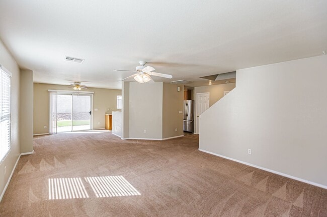 Building Photo - 4 Bedroom home located in Silverado Ranch