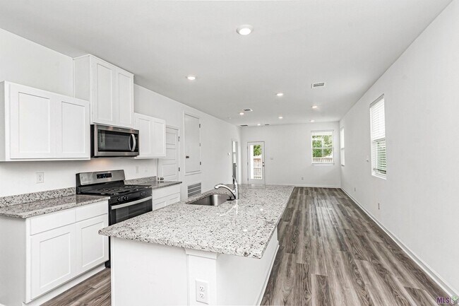 Building Photo - 910 Drago Dr