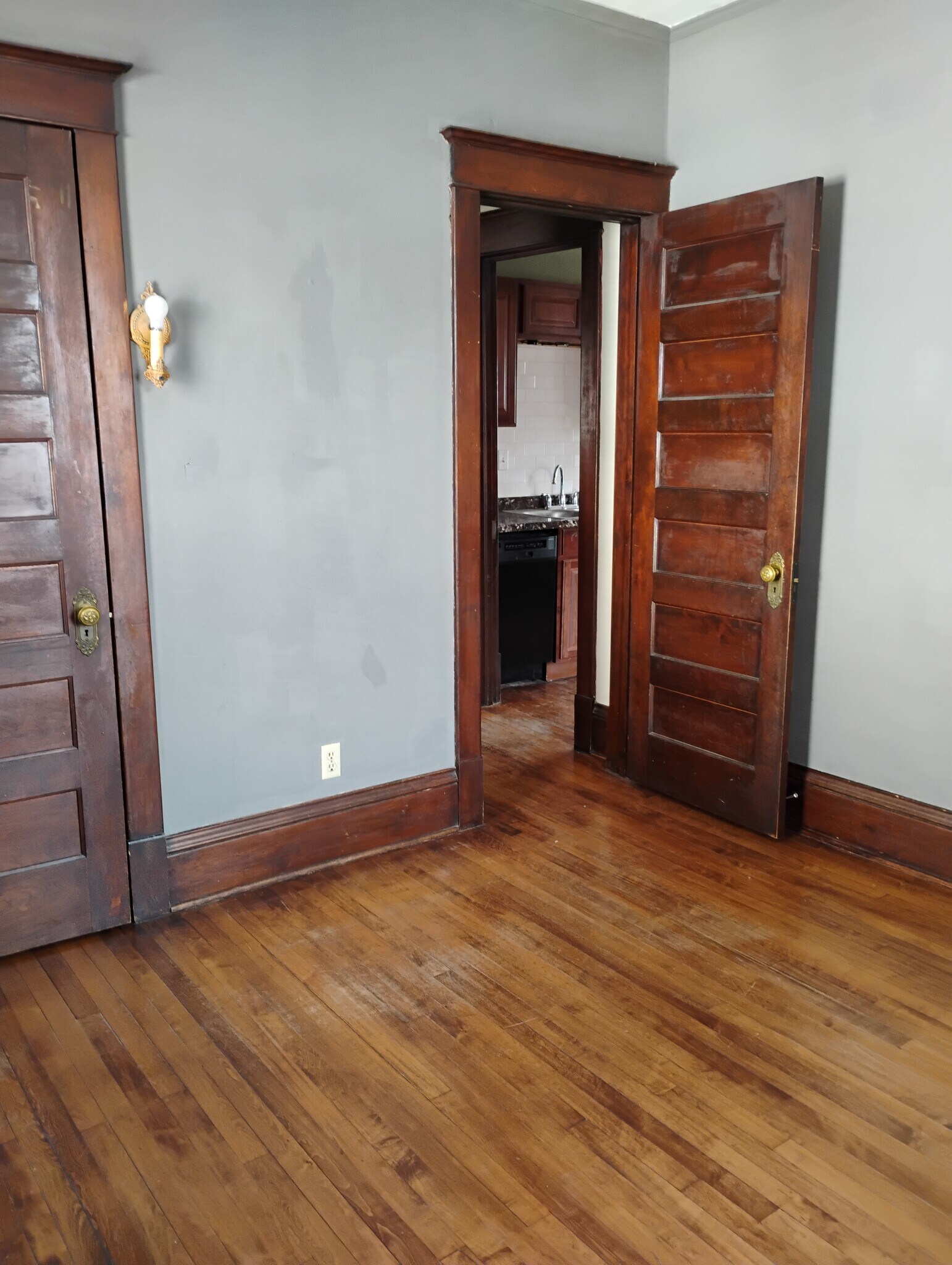 Building Photo - 1407 Girard Ave N